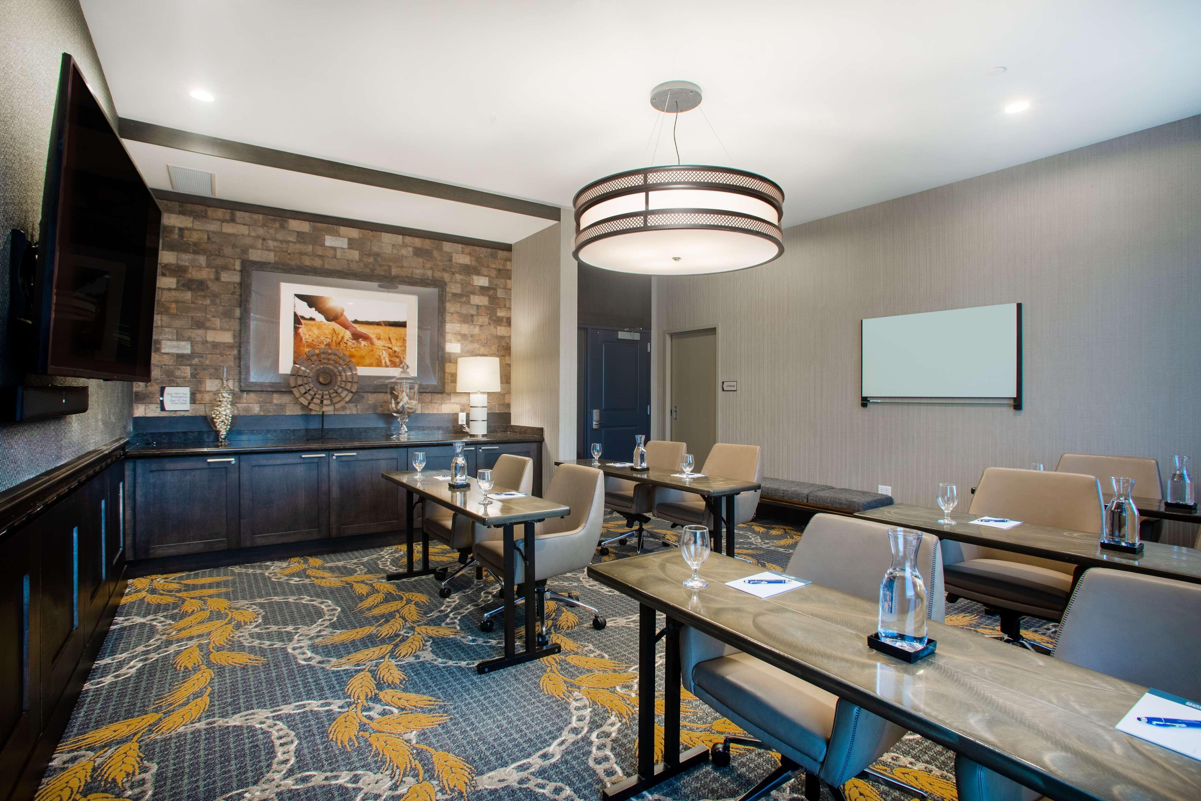 Homewood By Hilton Salina/downtown, Ks